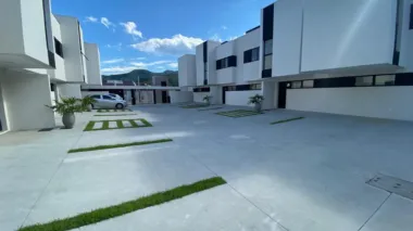 Casa para venda no bairro Rio Pequeno em Camboriú