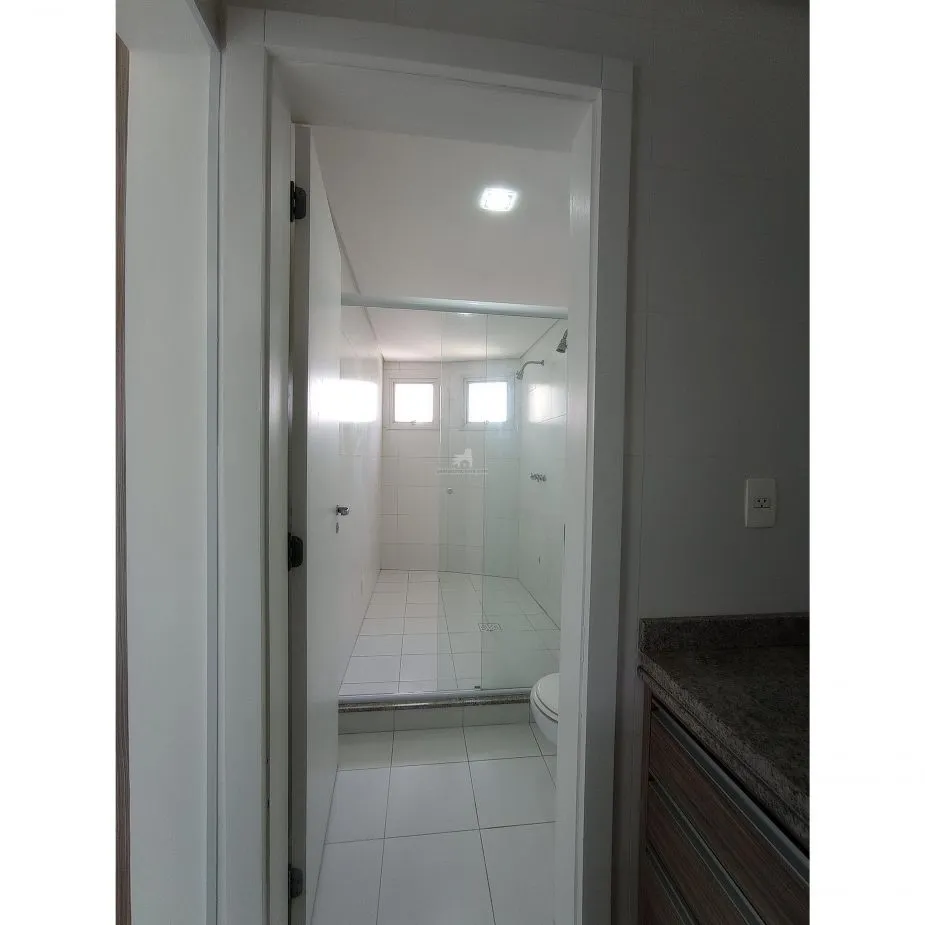 Porto Atlântico apartamento mobiliado 4 suítes em Itajaí frente centro eventos