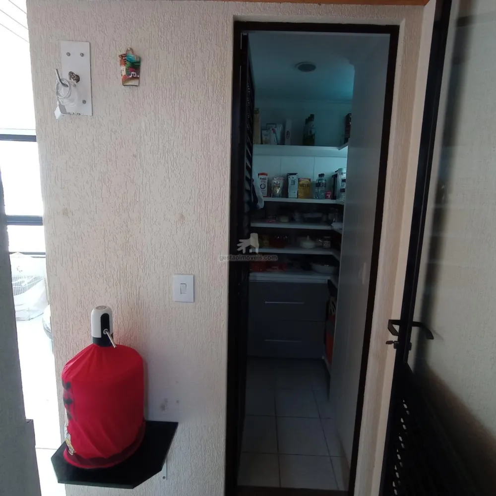 Excelente Apto de 1 suíte + 2 demi suítes, com duas vagas priv. no centro de BC.