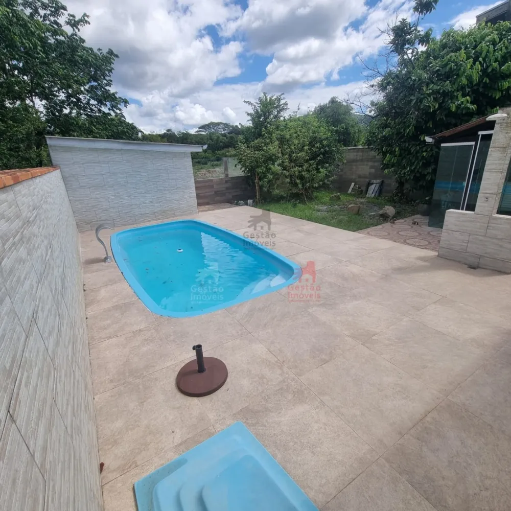 Casa 2 quartos com Piscina no Bairro Sta Regina em  Camboriú