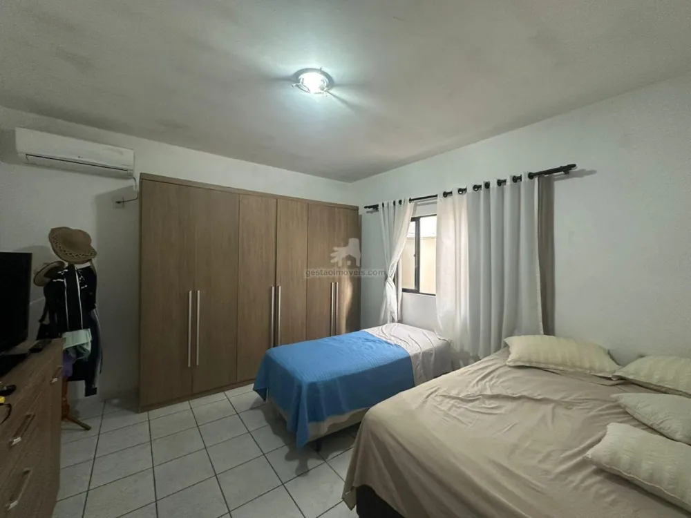 Casa mobiliada à venda no centro de Balneário Camboriú