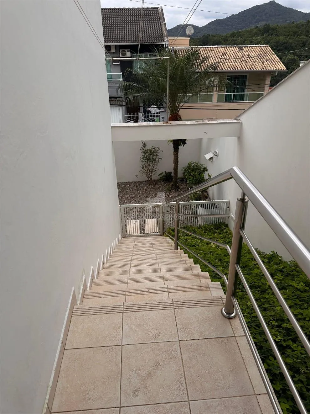 Triplex mobiliado à venda em Balneário Camboriú