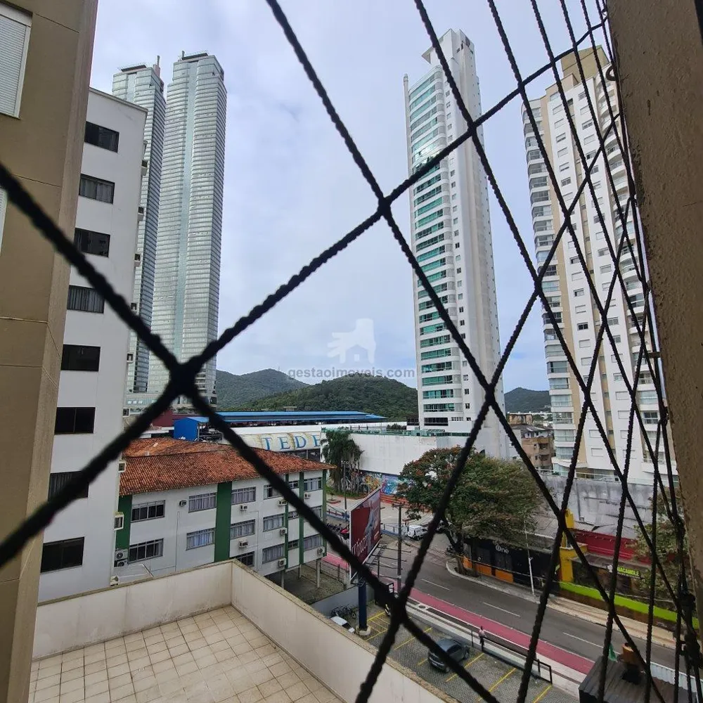 Apartamento 2 quartos a 95 metros da praia Central em Balneário Camboriú