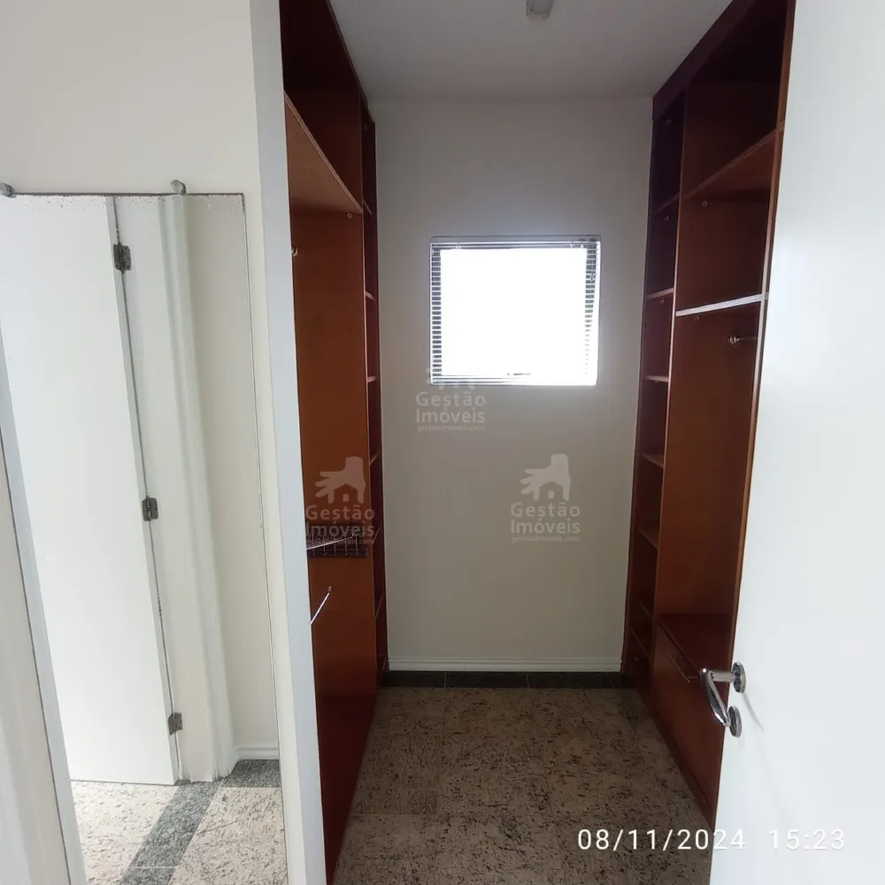 LIndo Apartamento com 3 suítes para Venda no bairro Fazenda em Itajaí