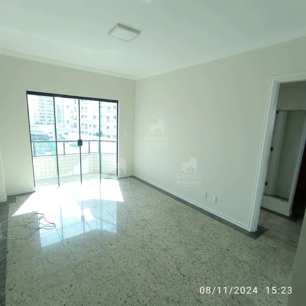 LIndo Apartamento com 3 suítes para Venda no bairro Fazenda em Itajaí