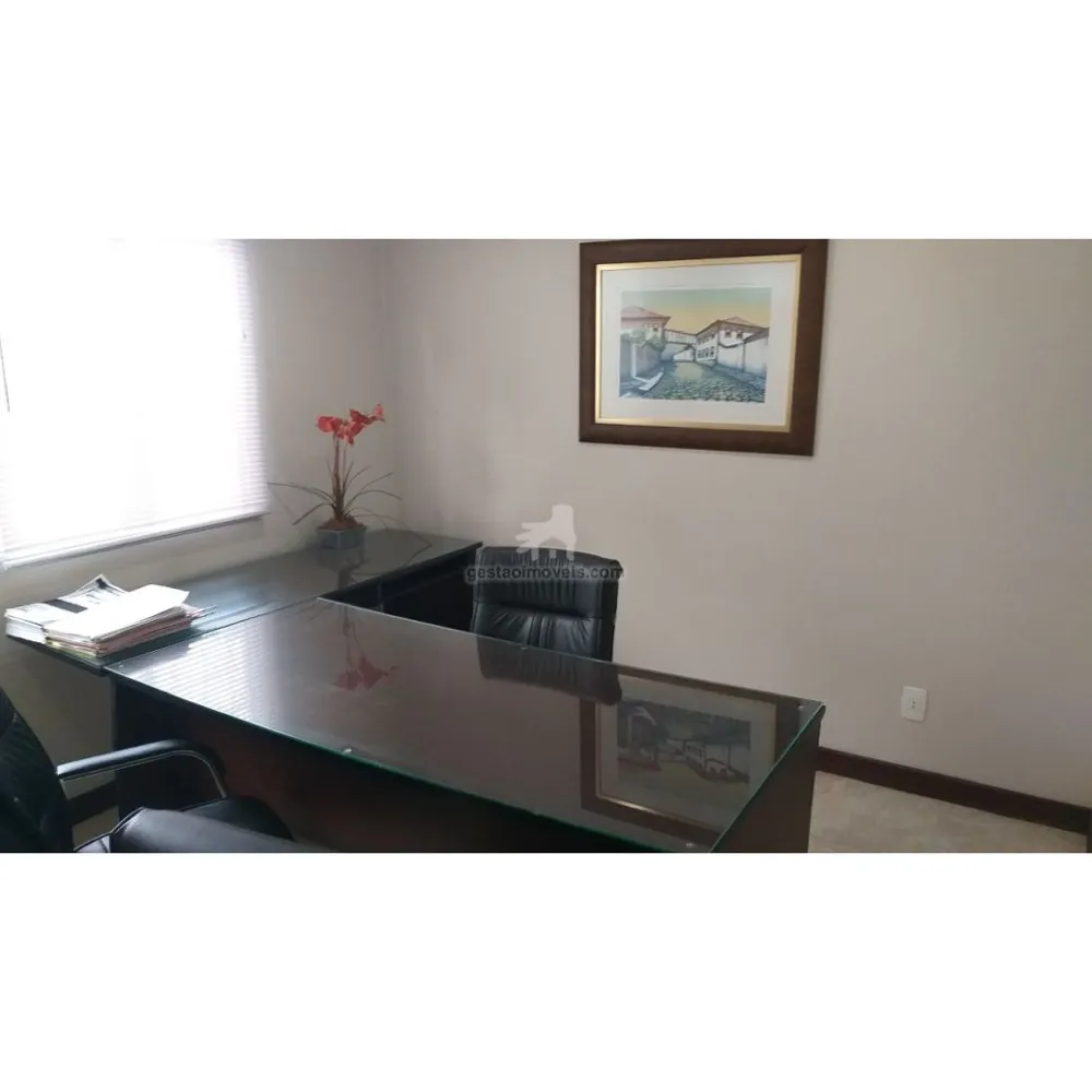 Sobrado Comercial Mobiliado no Centro de Balneário Camboriú