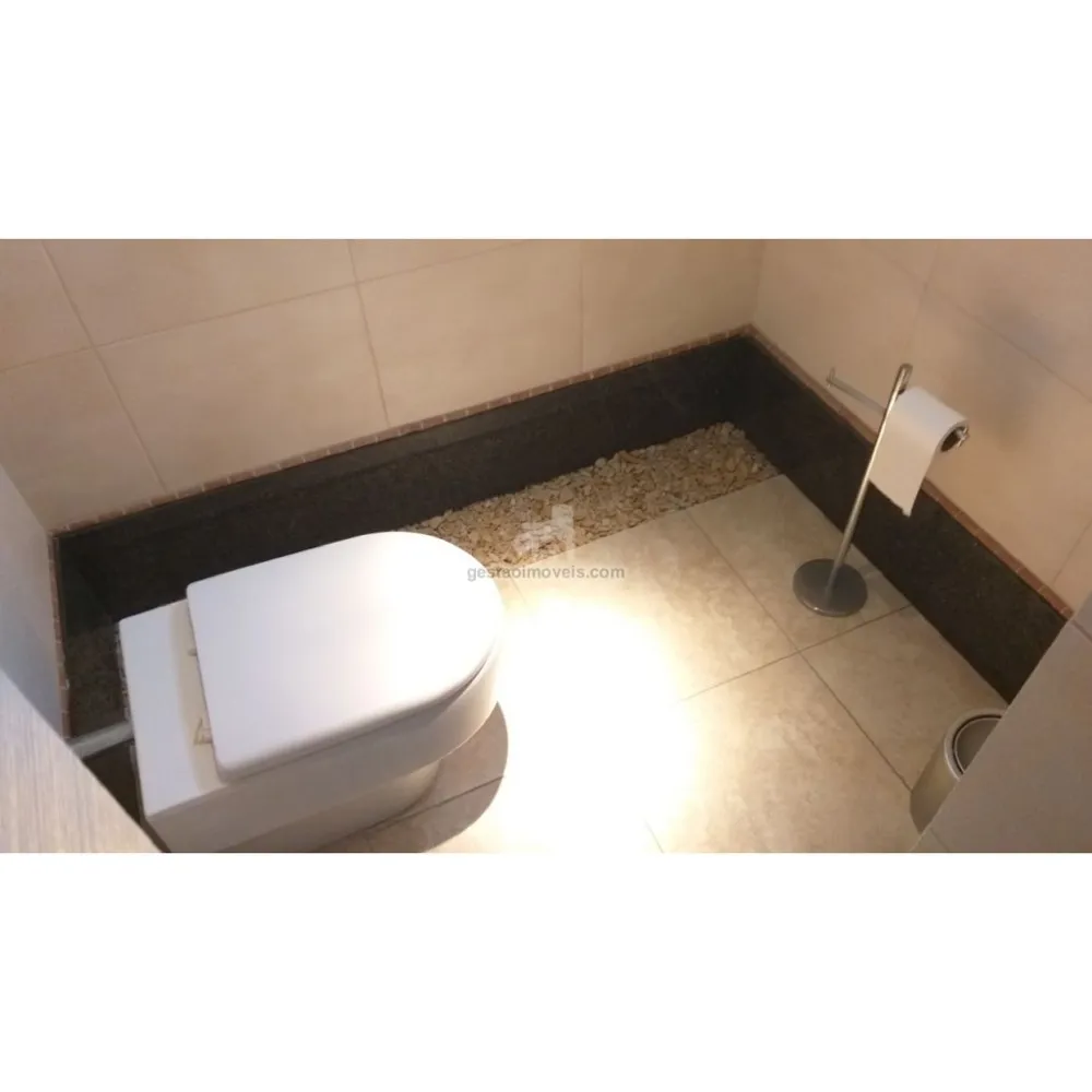 Sobrado Comercial Mobiliado no Centro de Balneário Camboriú