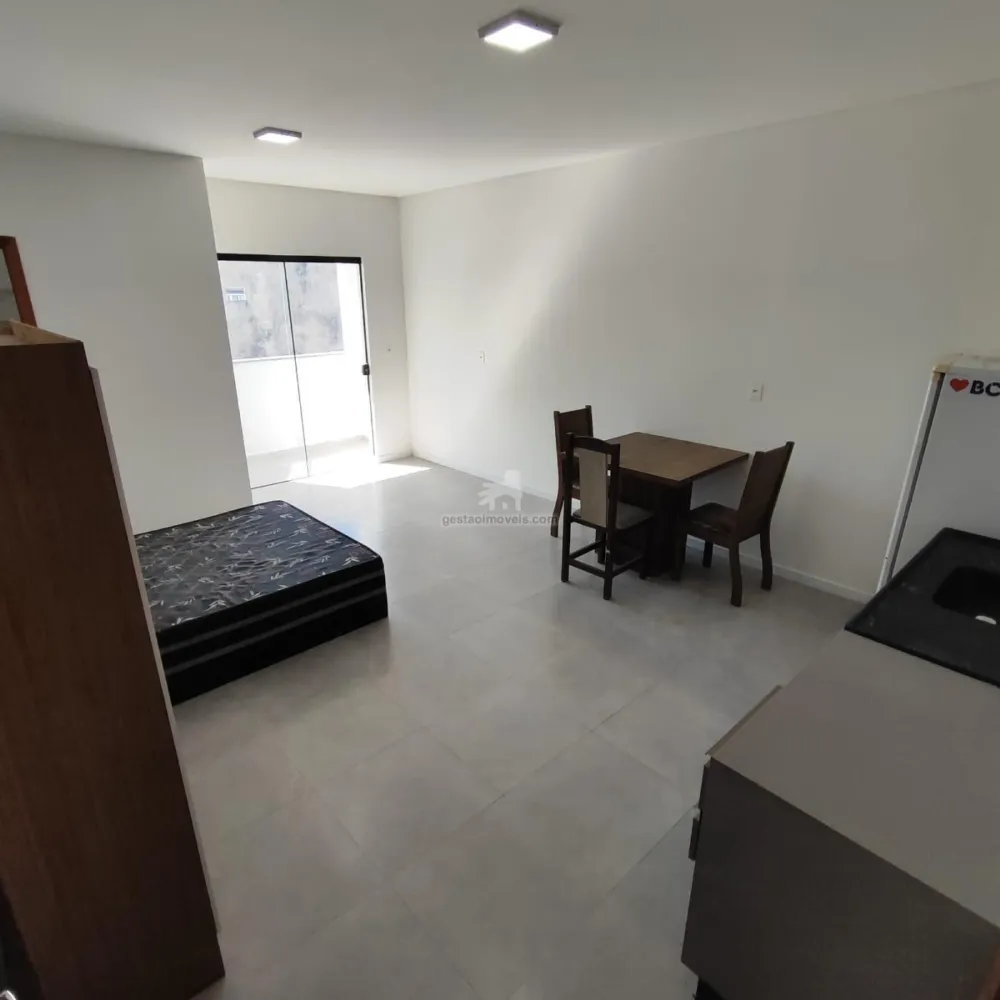 Apartamento 1 quarto para Locação Anual no bairro Municípios em Balneário Camboriú