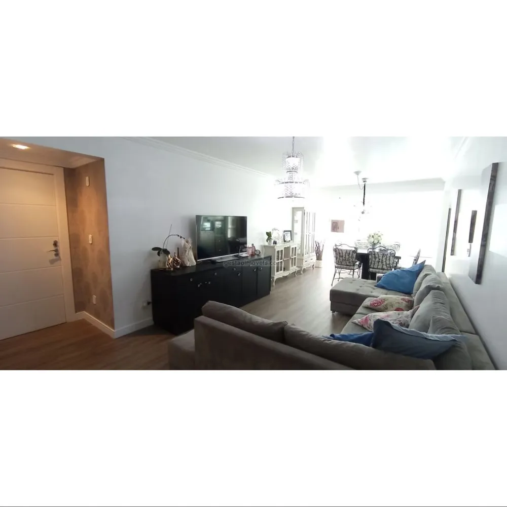 Ótimo Apartamento 3 quartos, Localizado no Centro - Quadra Mar! 