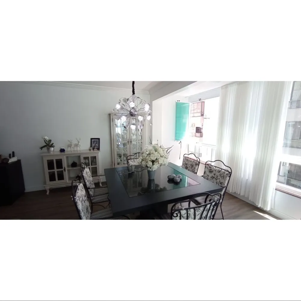 Ótimo Apartamento 3 quartos, Localizado no Centro - Quadra Mar! 