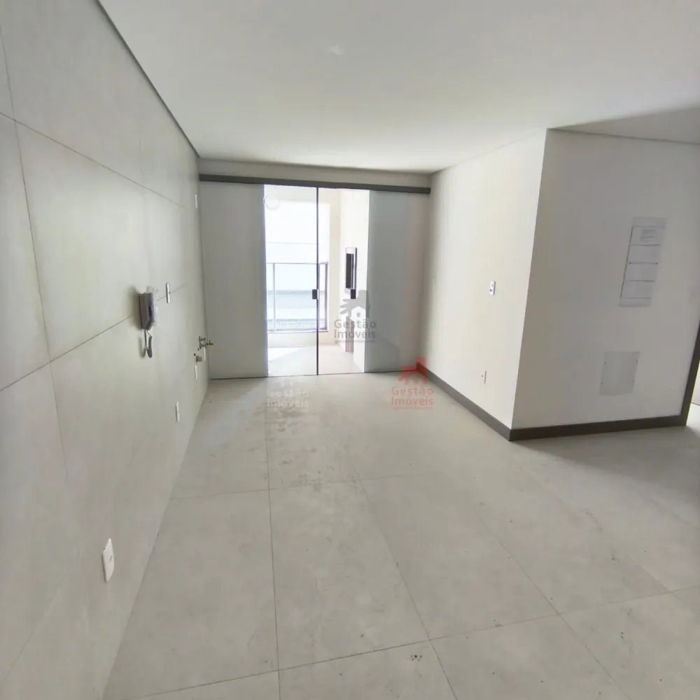 Apartamento 2 dormitórios, sendo uma suíte, para Venda na Praia Brava! 