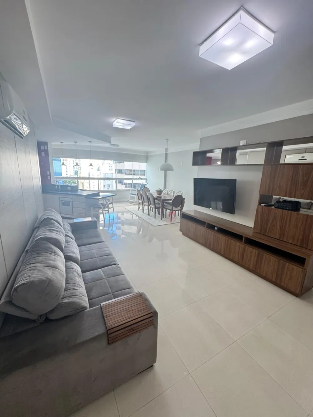 Oportunidade!!! Apartamento 3 quartos Vista Mar no Centro de Balneário Camboriú 