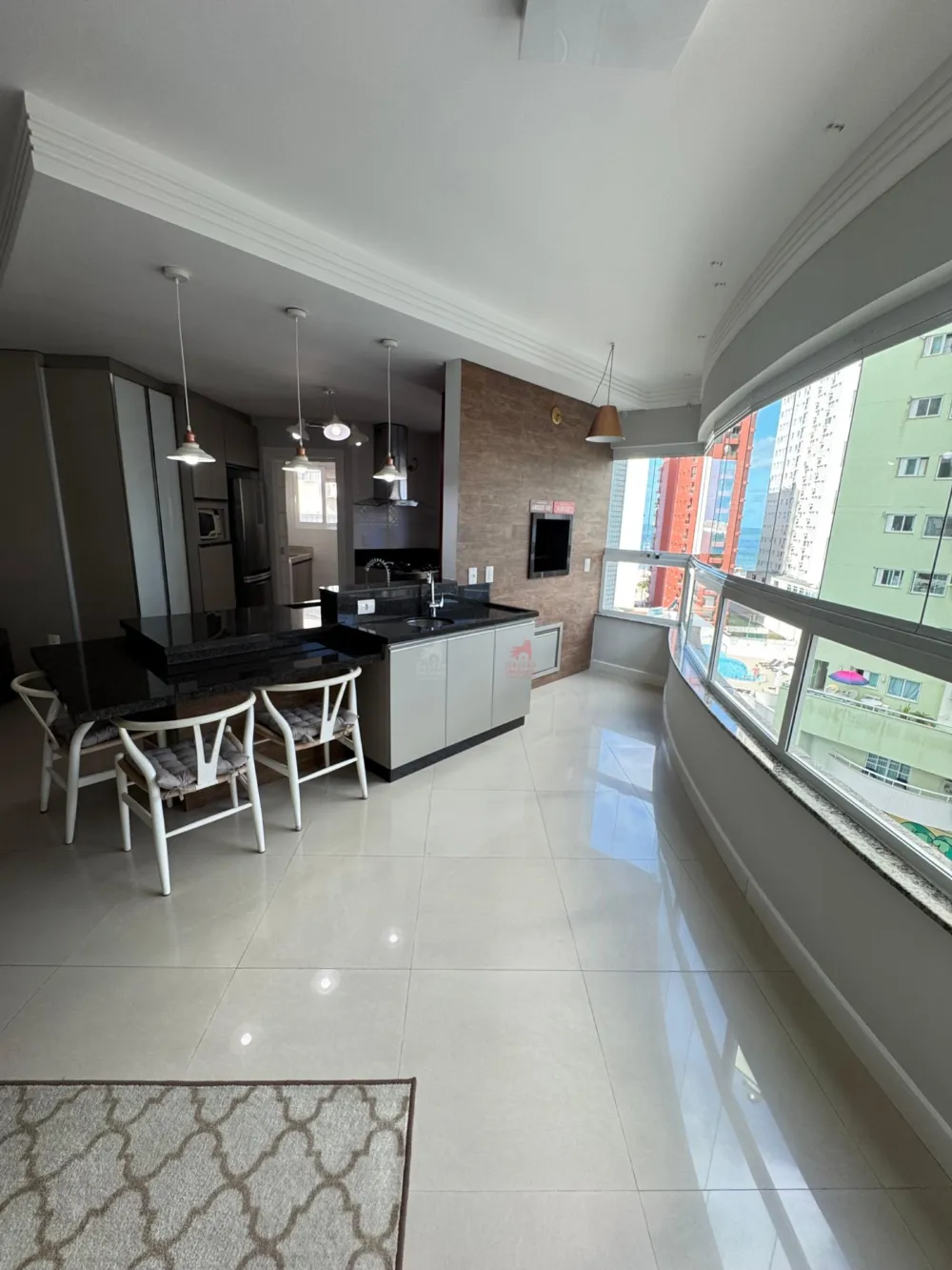 Oportunidade!!! Apartamento 3 quartos Vista Mar no Centro de Balneário Camboriú 