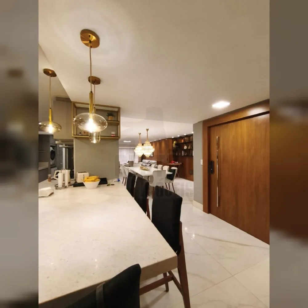 Apartamento 5 suítes para Locação Anual no bairro Centro em Itajaí