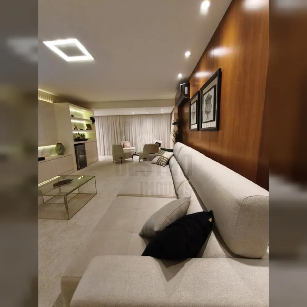 Apartamento 5 suítes para Locação Anual no bairro Centro em Itajaí