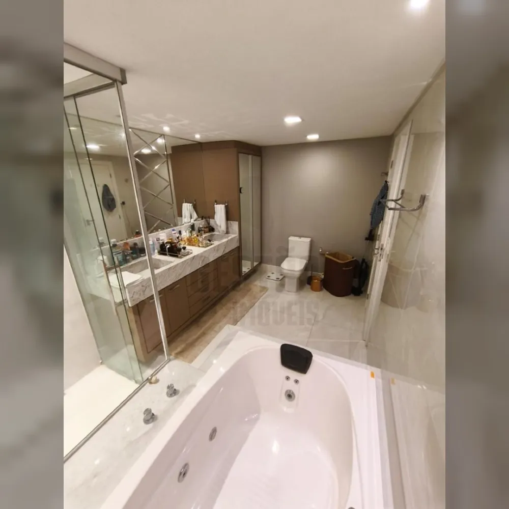 Apartamento 5 suítes para Locação Anual no bairro Centro em Itajaí