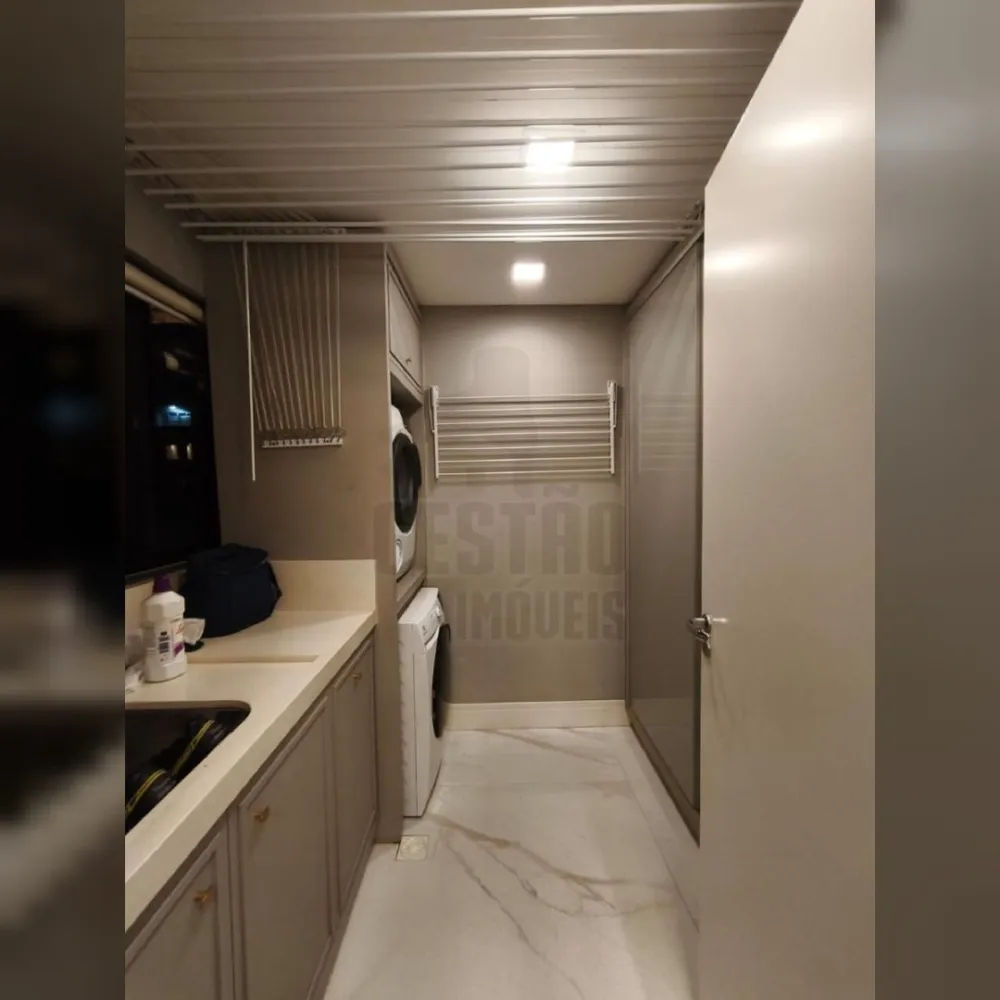Apartamento 5 suítes para Locação Anual no bairro Centro em Itajaí