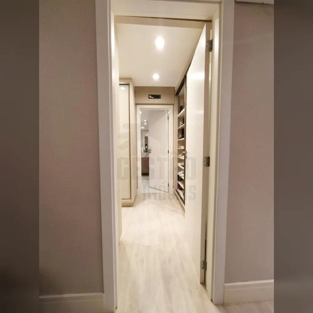 Apartamento 5 suítes para Locação Anual no bairro Centro em Itajaí