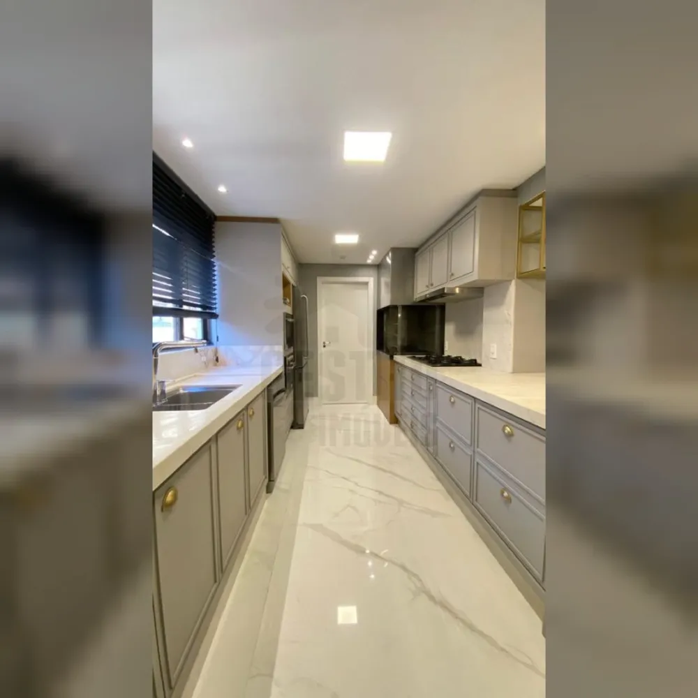 Apartamento 5 suítes para Locação Anual no bairro Centro em Itajaí