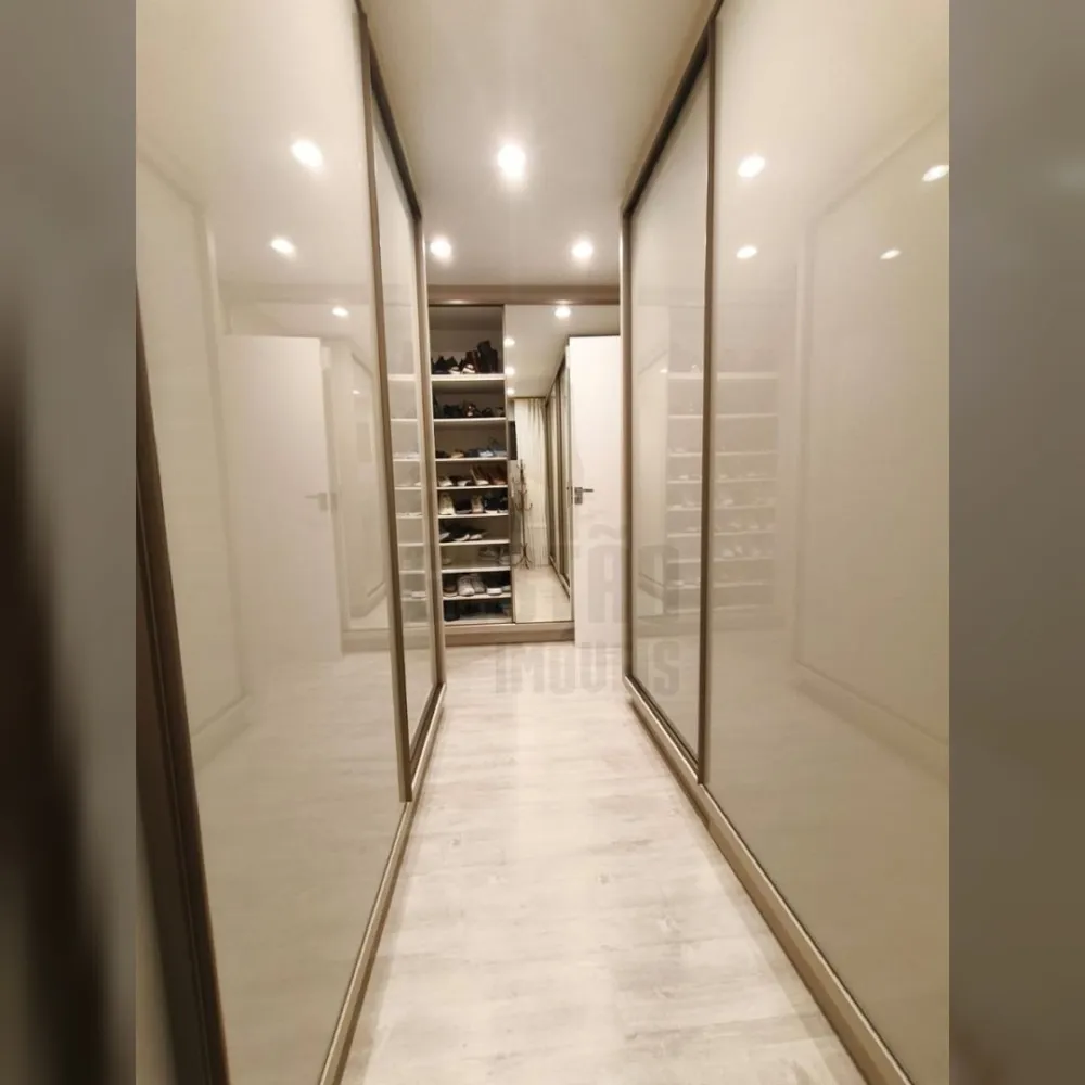 Apartamento 5 suítes para Locação Anual no bairro Centro em Itajaí