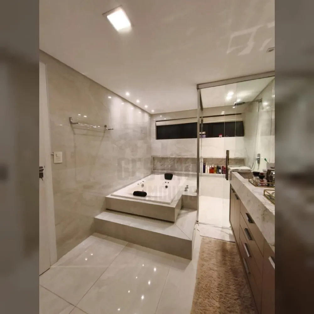 Apartamento 5 suítes para Locação Anual no bairro Centro em Itajaí