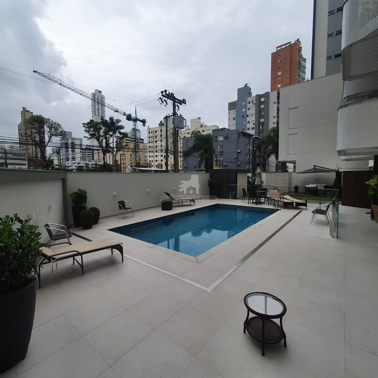 Apartamento para locação no Ed. Cravo e Canela