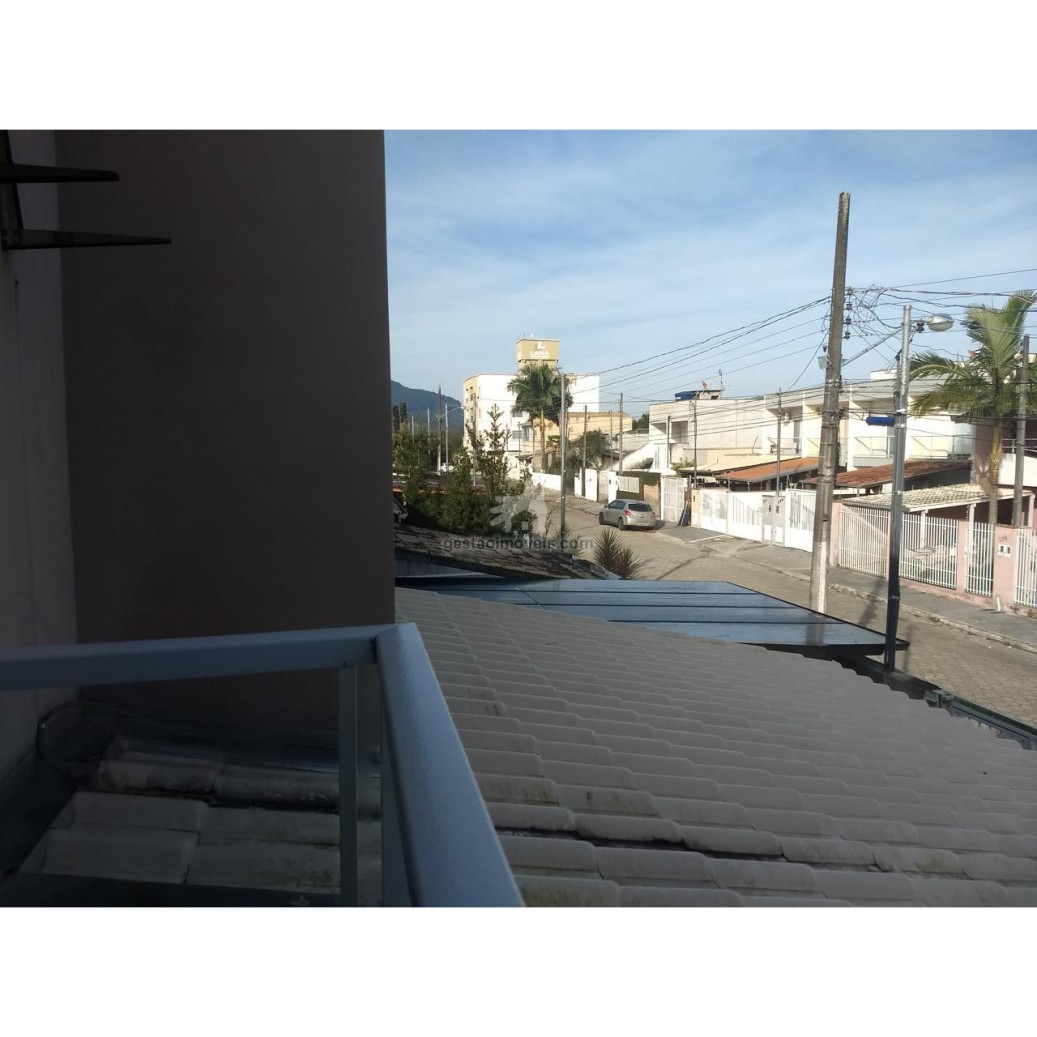 Sobrado com 2 quartos na Rua Cabul em Camboriú