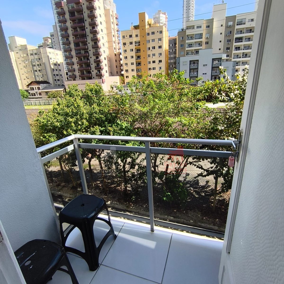 Apto 1 dormitório mobiliado com elevador Balneário Camboriú