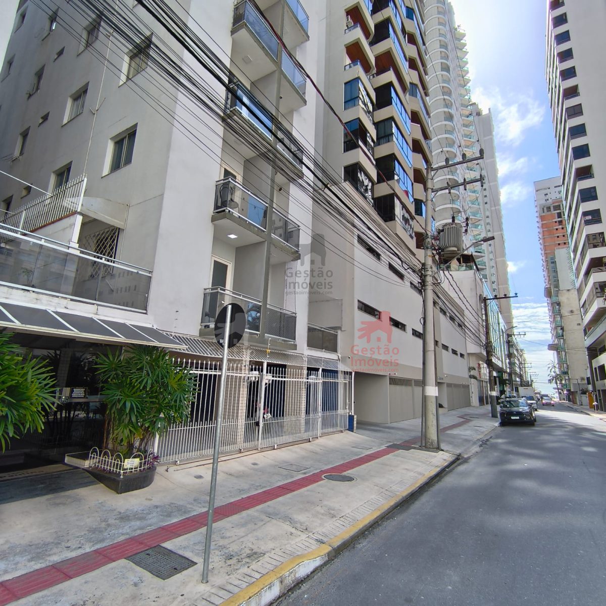 Apto 1 dormitório mobiliado com elevador Balneário Camboriú