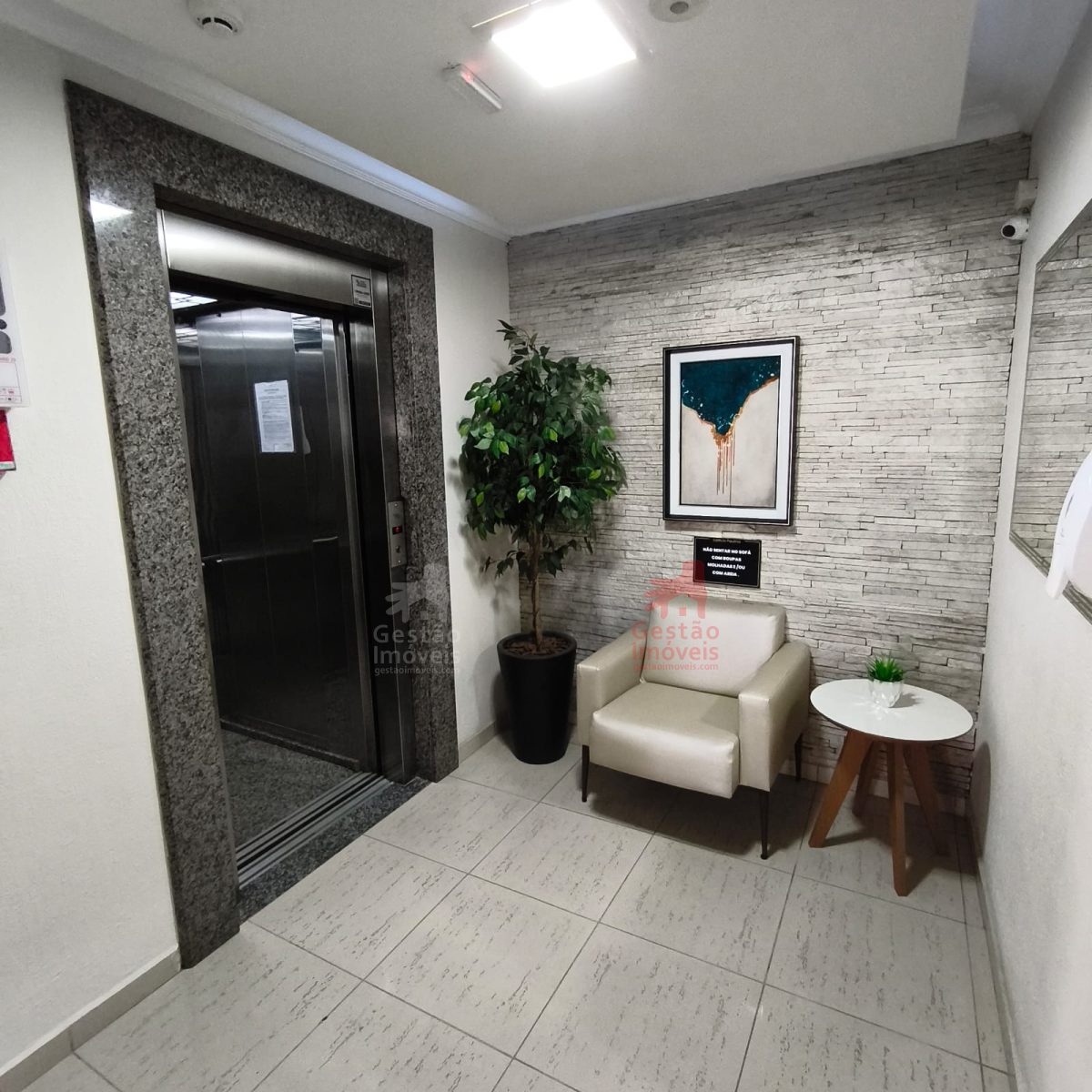 Apto 1 dormitório mobiliado com elevador Balneário Camboriú