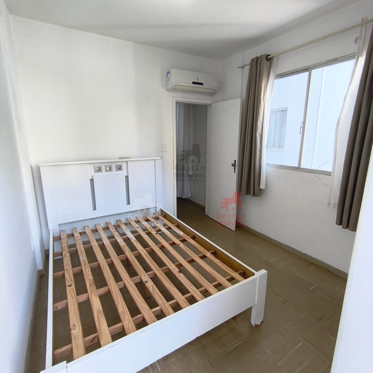 Apto 1 dormitório mobiliado com elevador Balneário Camboriú