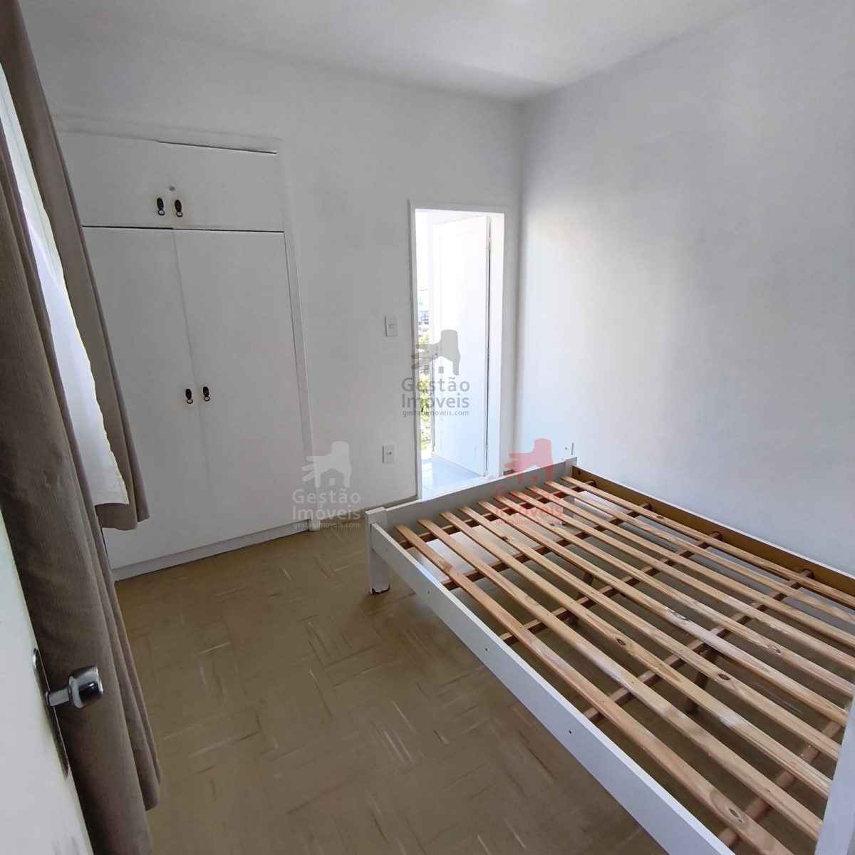 Apto 1 dormitório mobiliado com elevador Balneário Camboriú