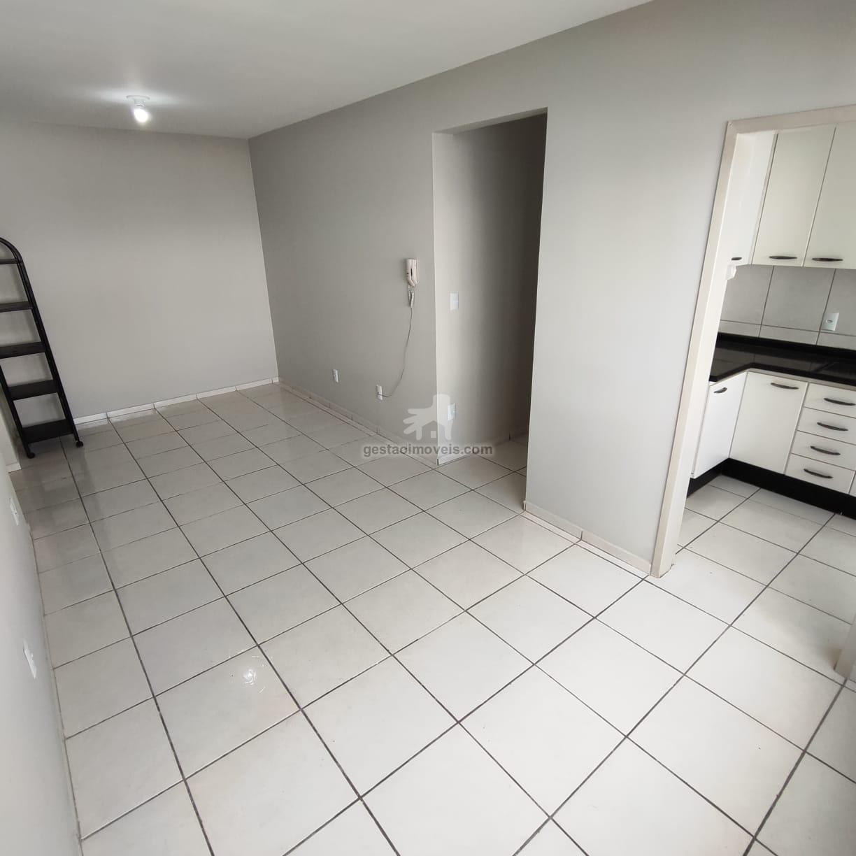 Apartamento à venda com 3 quartos, 85m² - Foto 3