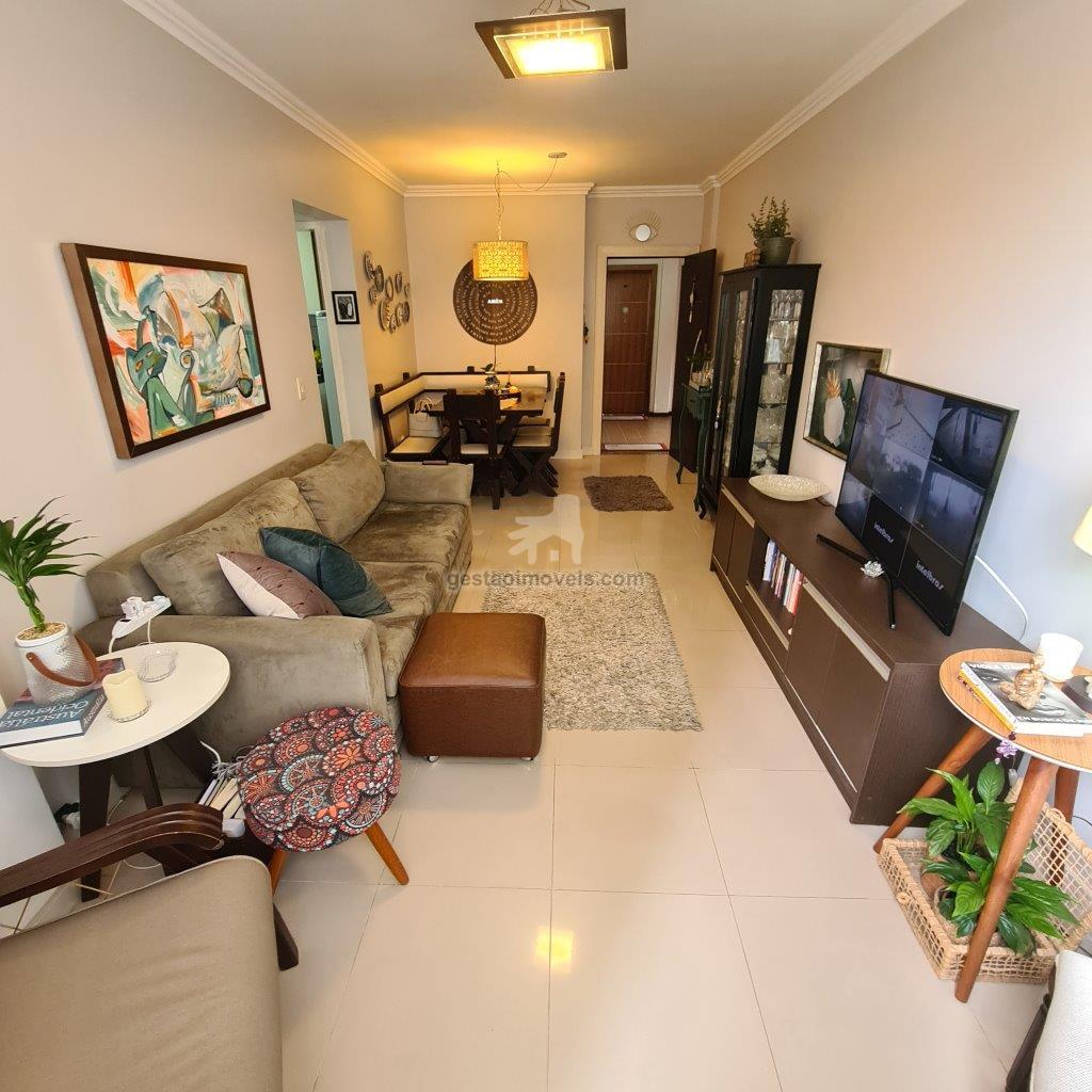 Apartamento à venda com 2 quartos, 70m² - Foto 4