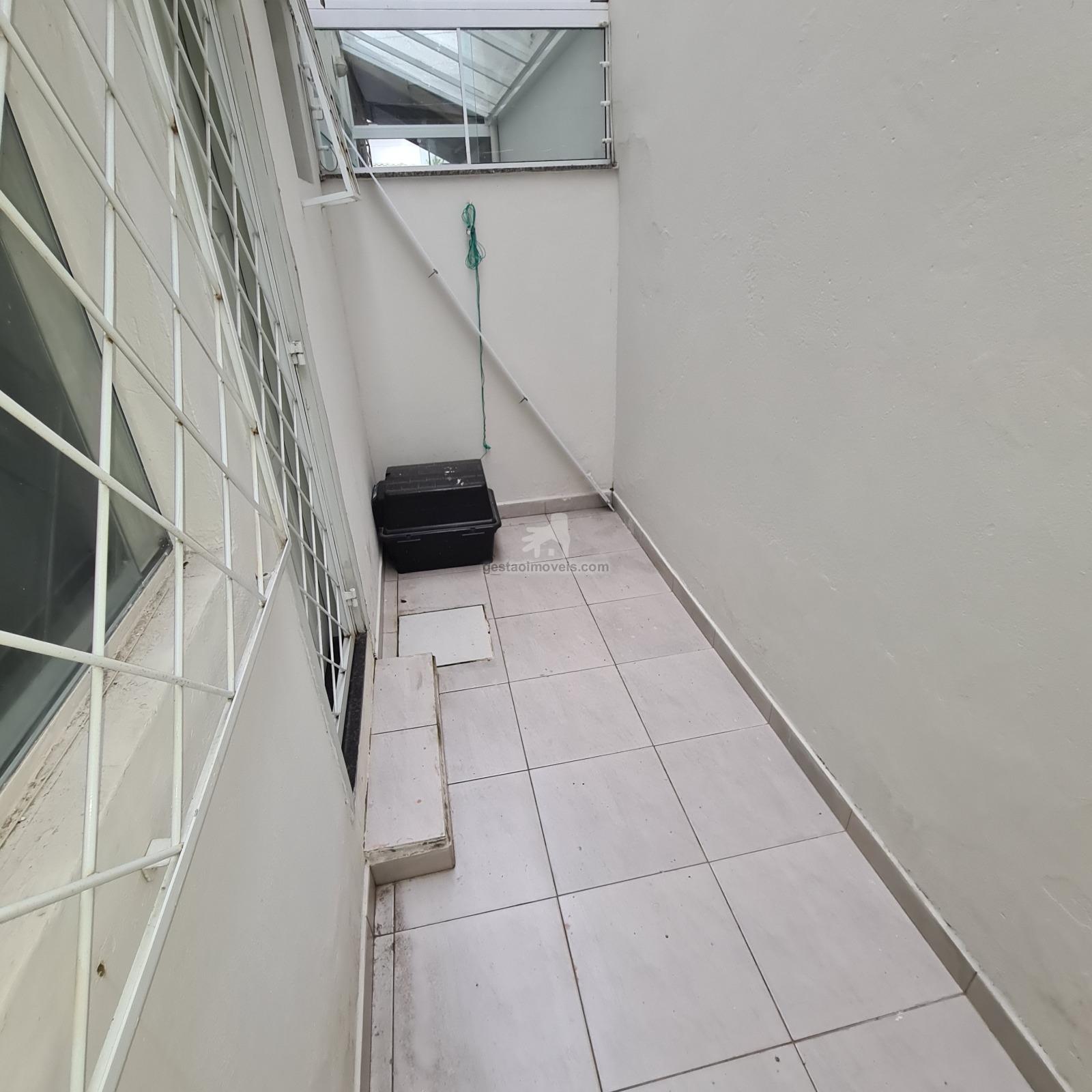 Casa para alugar com 2 quartos, 63m² - Foto 2