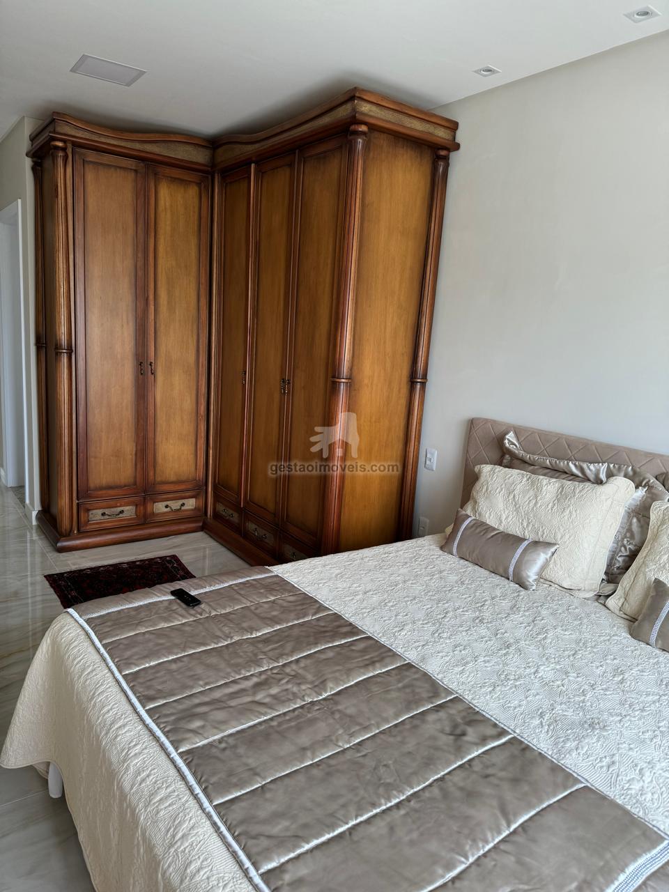 Casa, 3 quartos, 252 m² - Foto 17