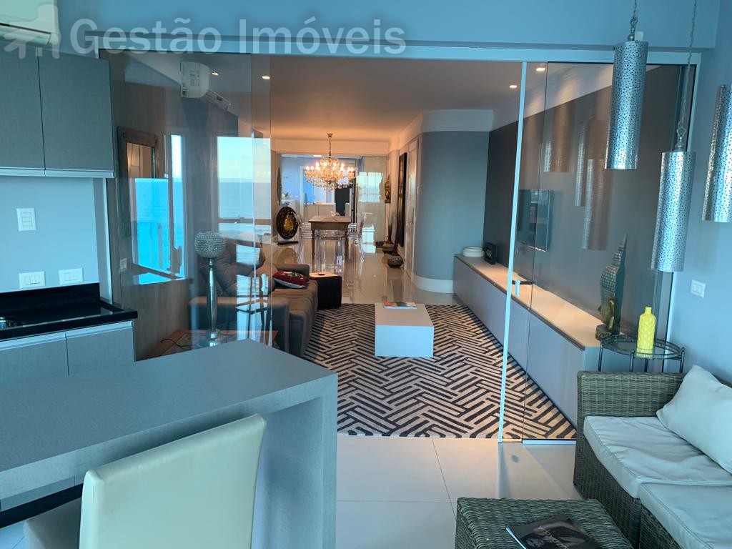 Apartamento de Luxo Frente Mar para locação anual em Balneário Camboriú