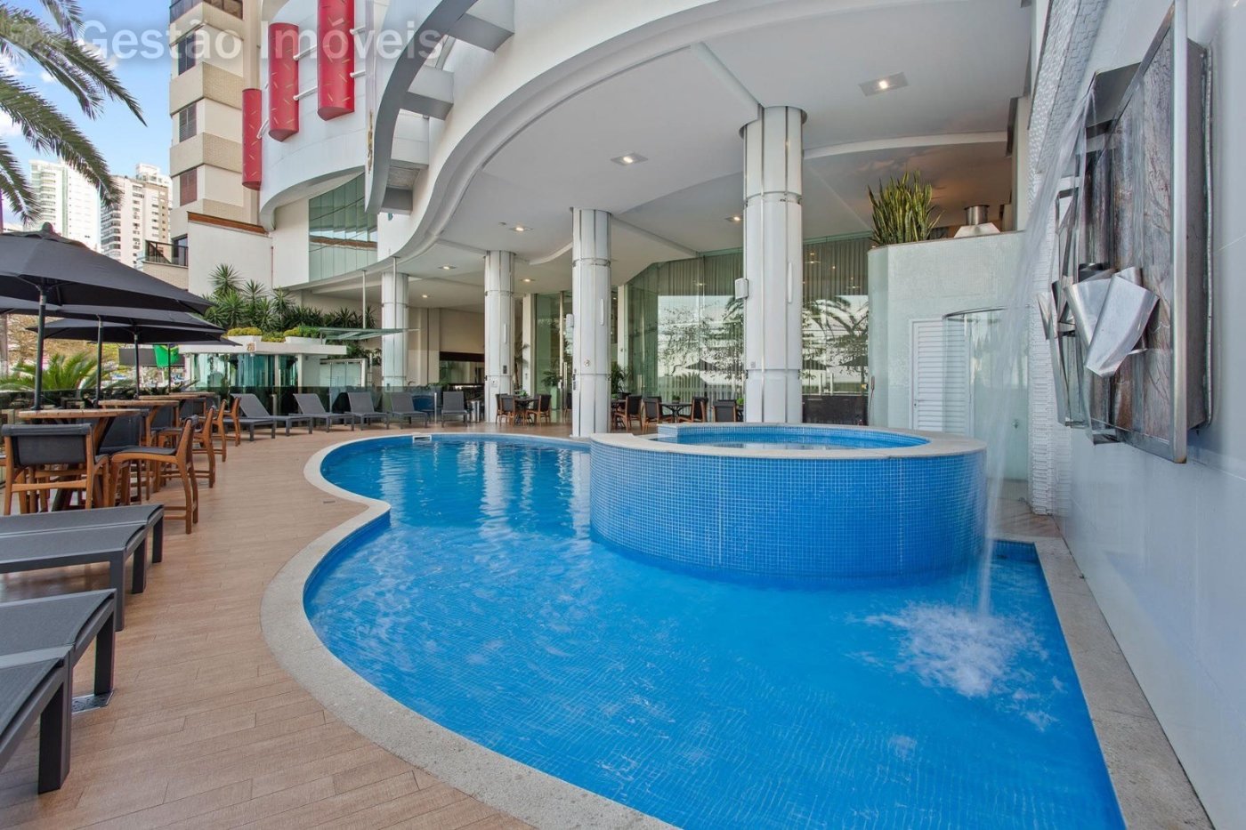 Apartamento de Luxo Frente Mar para locação anual em Balneário Camboriú
