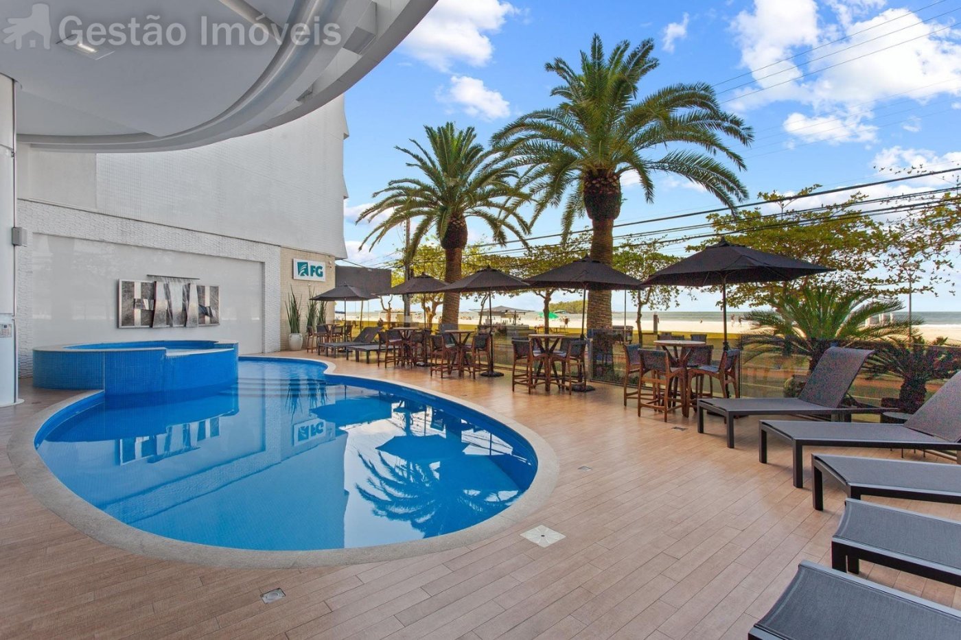 Apartamento de Luxo Frente Mar para locação anual em Balneário Camboriú