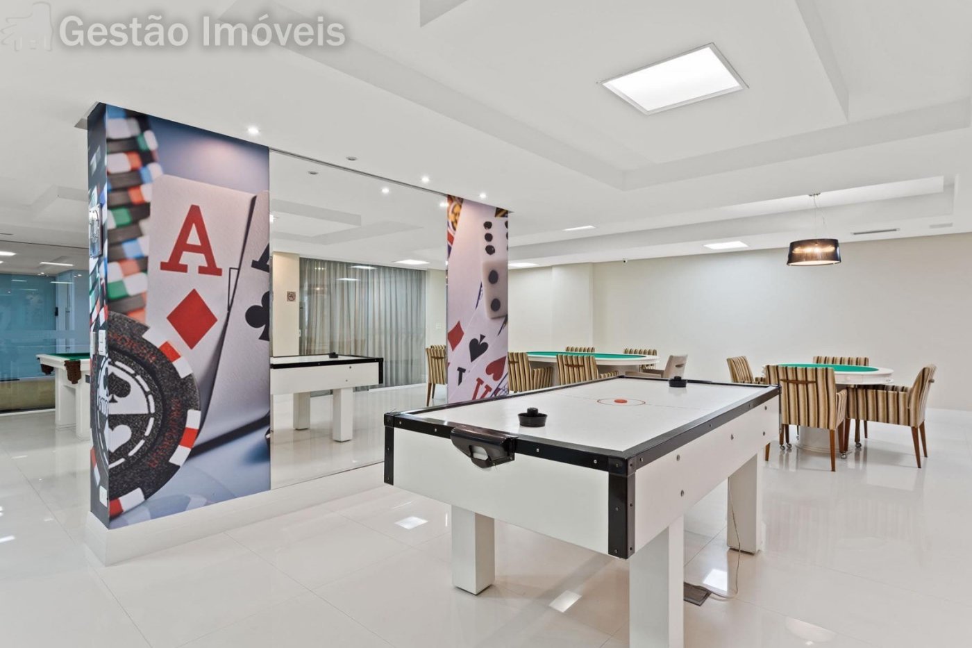 Apartamento de Luxo Frente Mar para locação anual em Balneário Camboriú