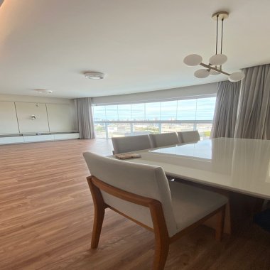 Apartamento Alto Padrão com vista para a Marina de Itajaí disponível para Locação Anual 