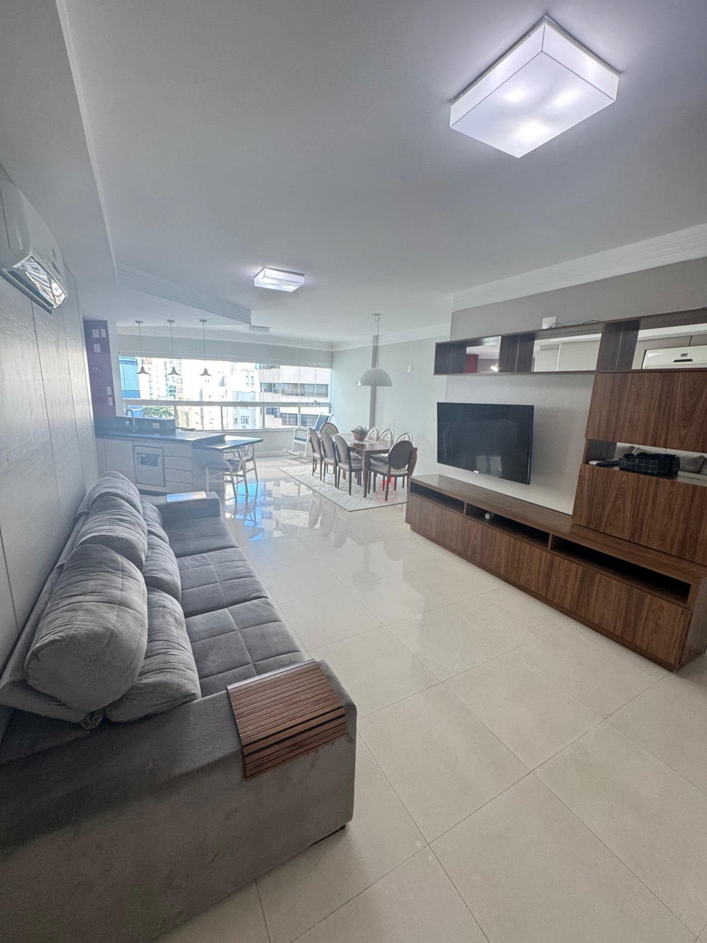 Oportunidade!!! Apartamento 3 quartos Vista Mar no Centro de Balneário Camboriú 