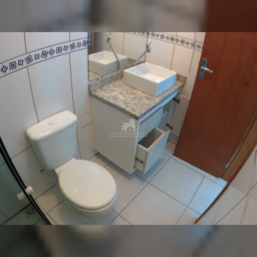 Triplex 3 dormitórios para locação no bairro municípios em BC