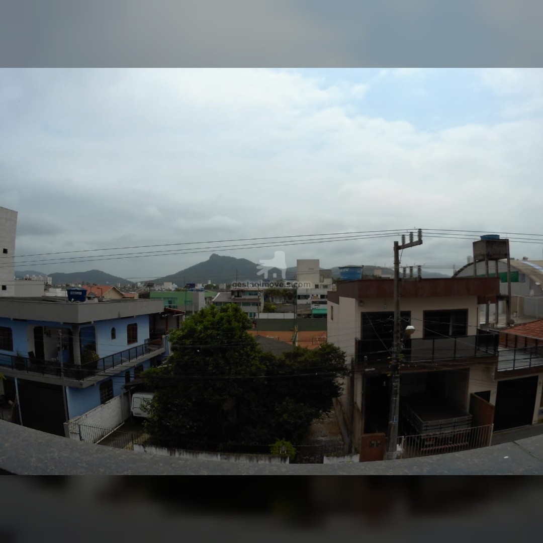 Triplex 3 dormitórios para locação no bairro municípios em BC