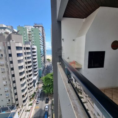 Apto Quadra mar 2 quartos para Locação Anual no Centro de Balneário Camboriú 