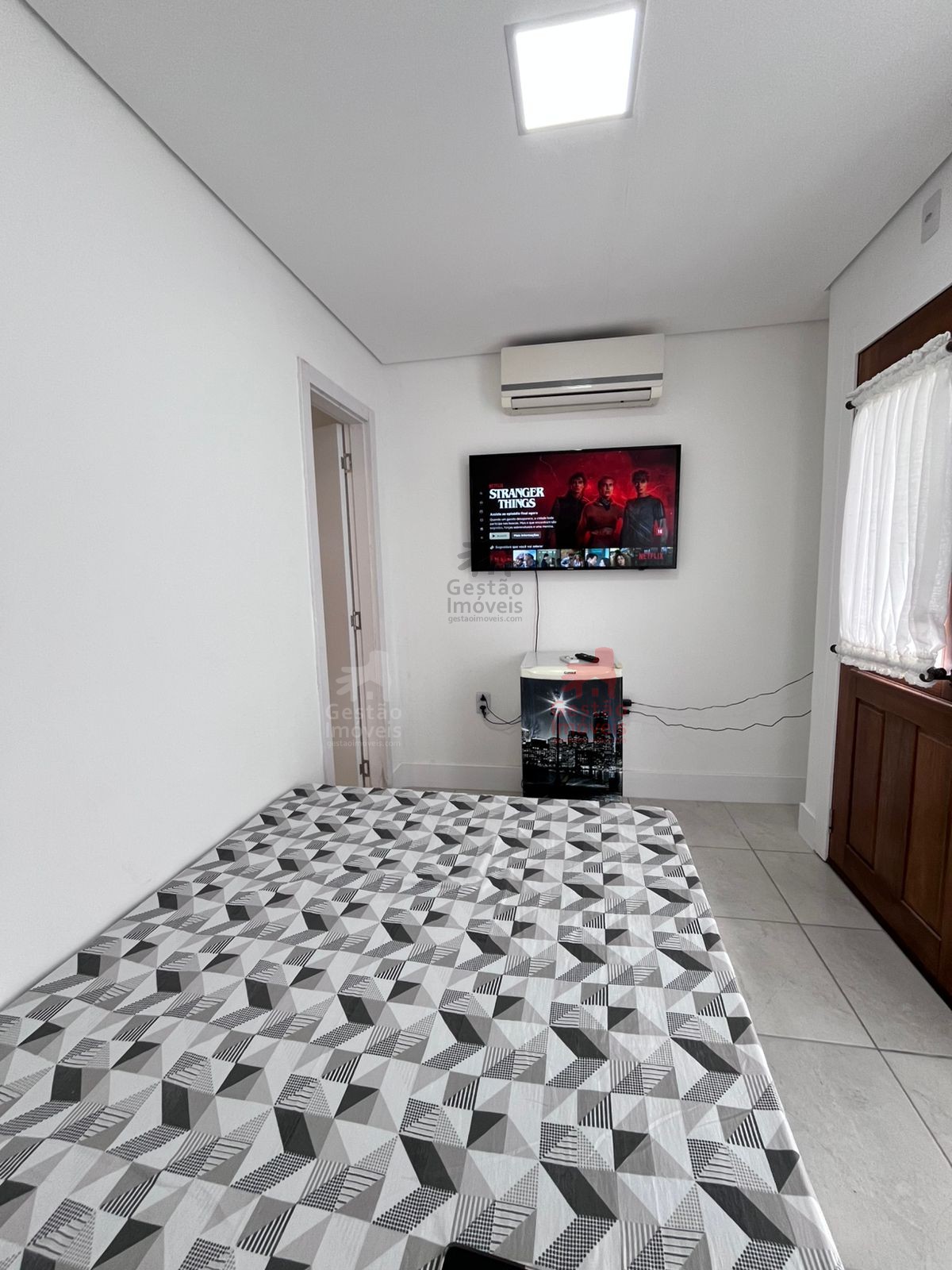 Kitnet 1 quarto para Locação Anual no bairro Centro em Balneário Camboriú