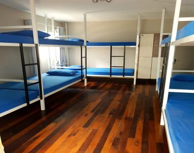Ótima oportunidade, Hostel à 40 mts da praia