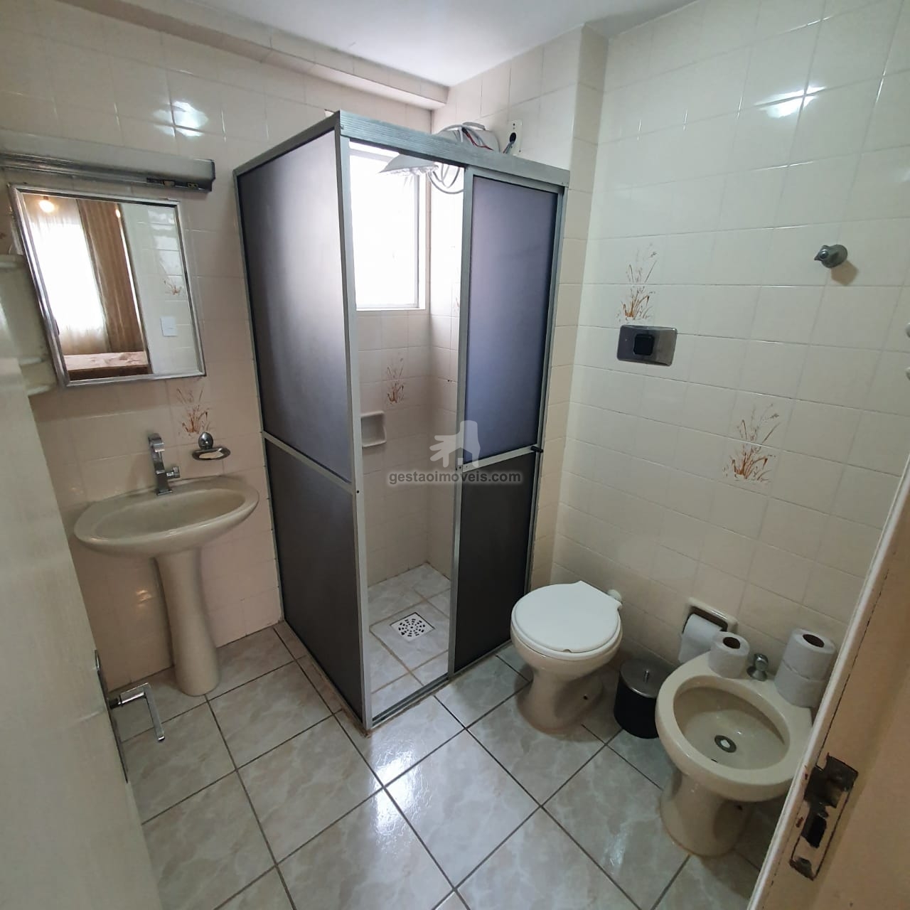 Apartamento para locação no Ed. Cravo e Canela