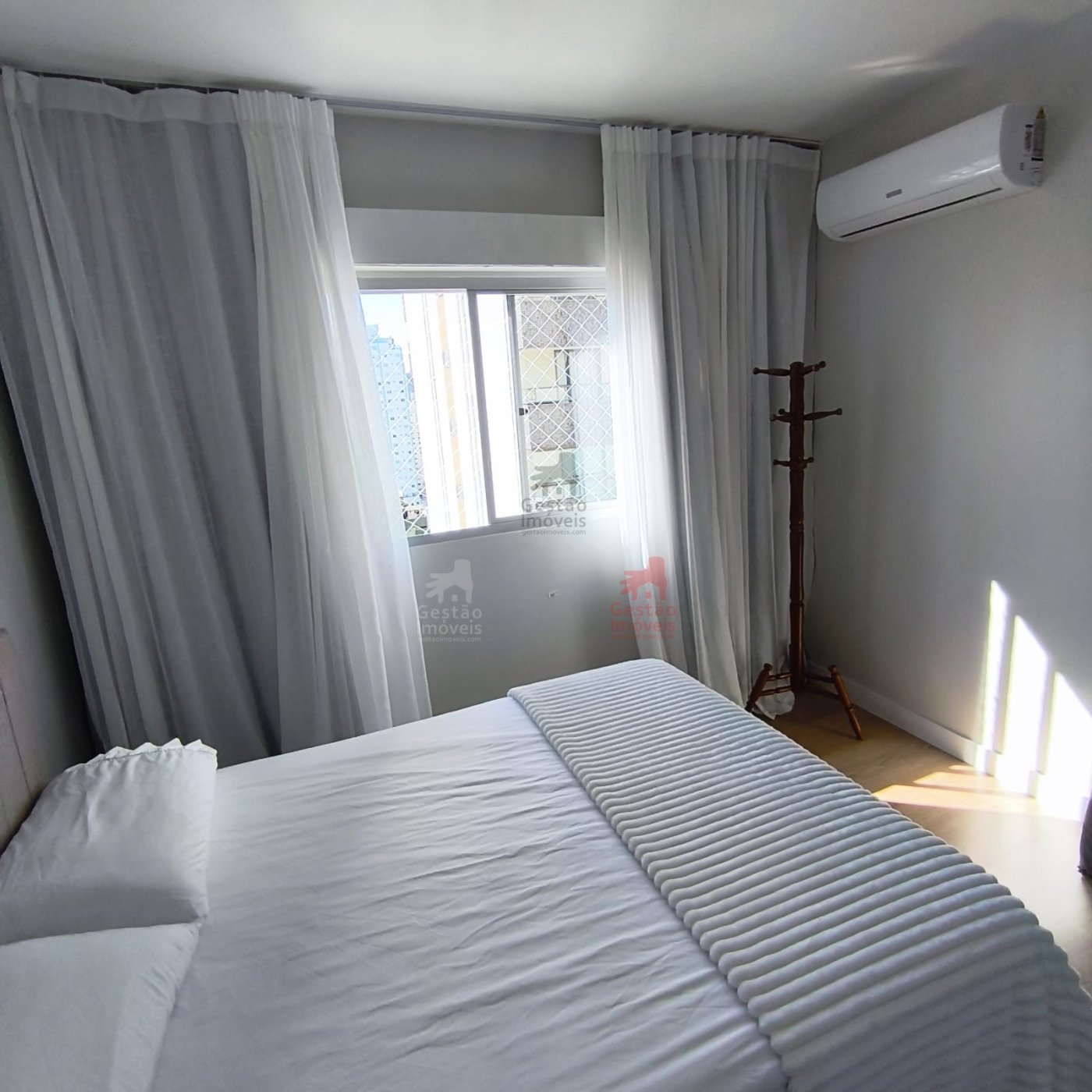 Apartamento 4 quartos sendo 2 suítes a venda no Centro de BC