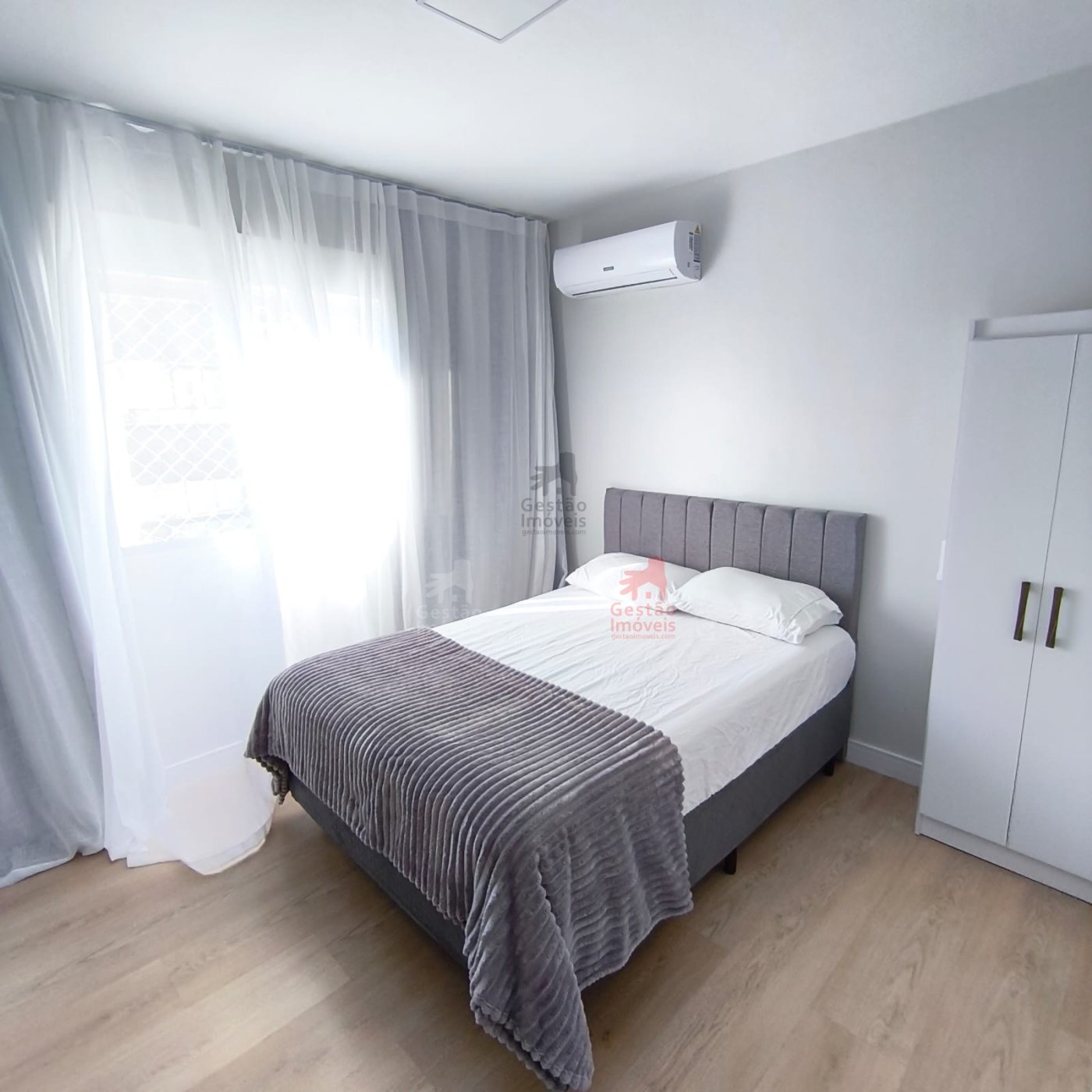 Apartamento 4 quartos sendo 2 suítes a venda no Centro de BC